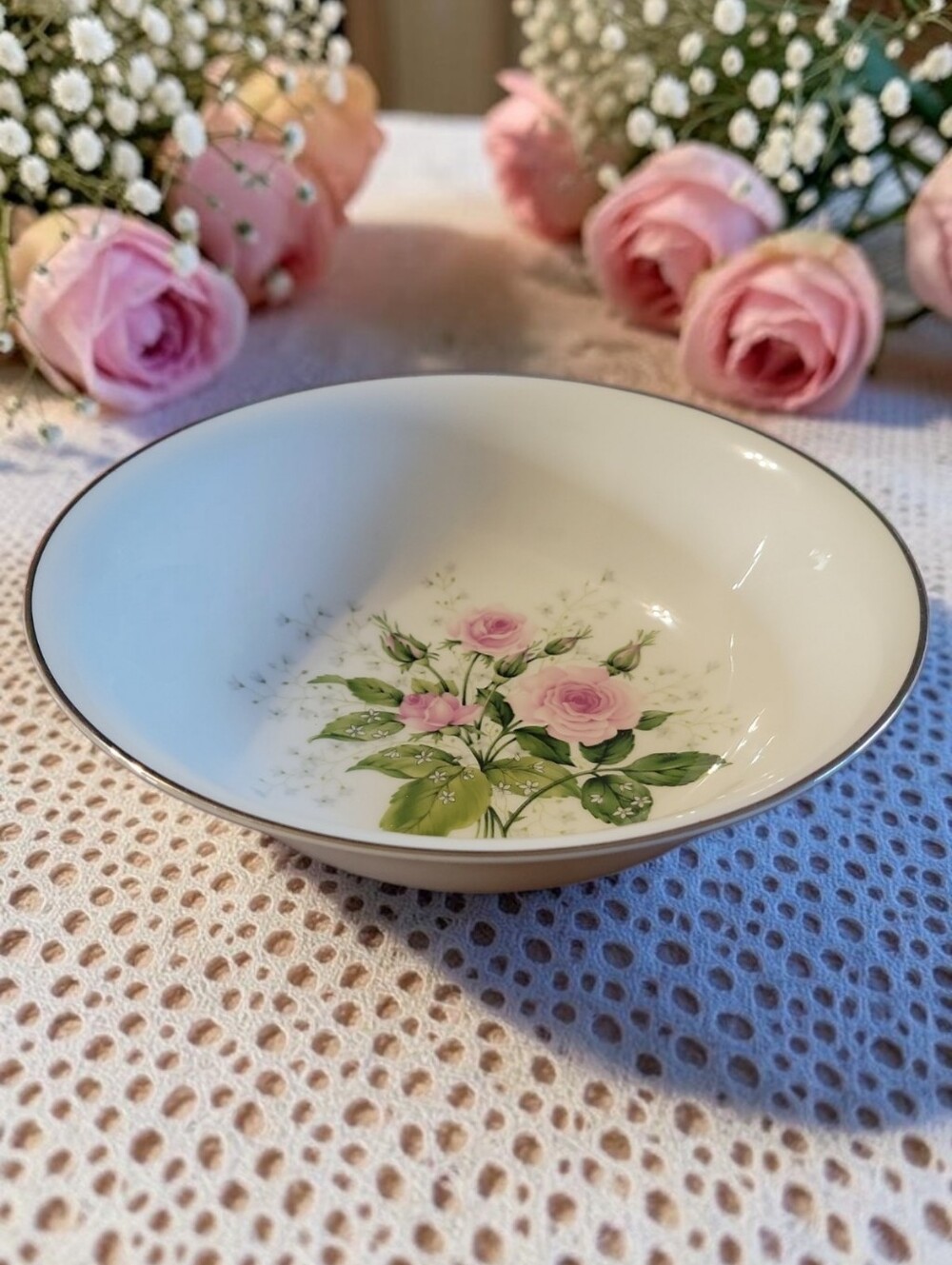 Vtg 1986 Vegetable Bowl RSO1 Royal Sovereign USA Pink Roses Baby's Breath